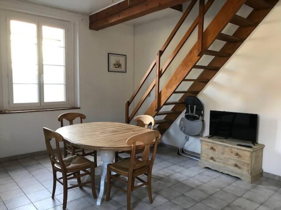 Agreable Maison De Village Léran Exterior photo